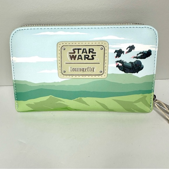 Loungefly Disney Star Wars Mandalorian Grogu on Seeing Stone Wallet - Picture 7 of 9